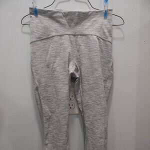 Lululemon Cropped Leggings Women's Size 6 Nice Gray and white design